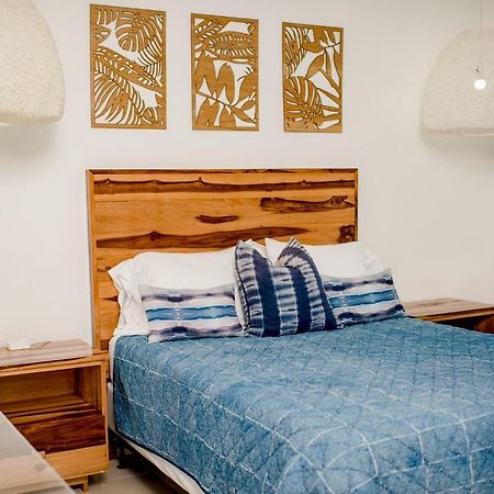 Whispering Seas Oceanfront Suite Ocho Rios Zewnętrze zdjęcie