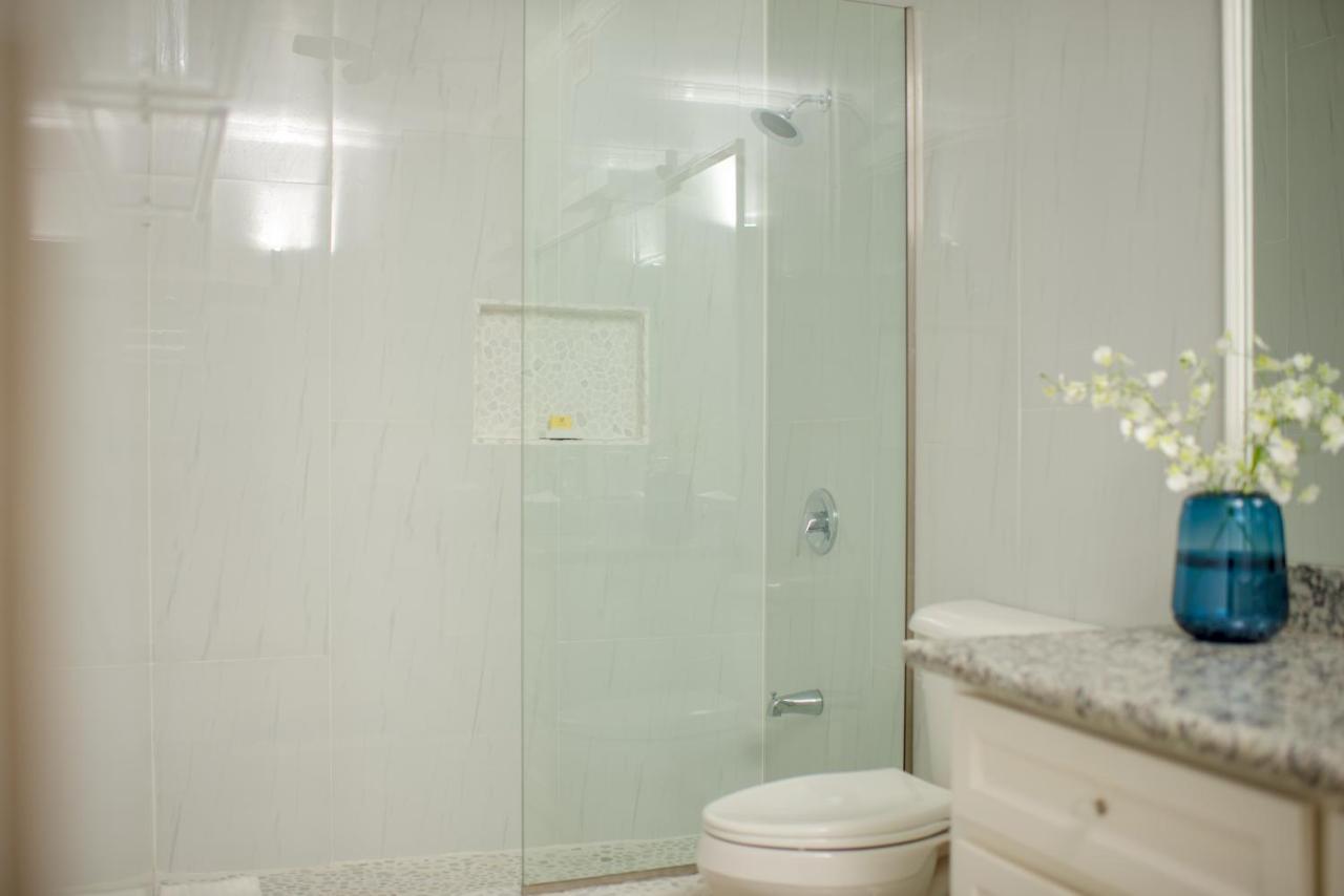 Whispering Seas Oceanfront Suite Ocho Rios Zewnętrze zdjęcie