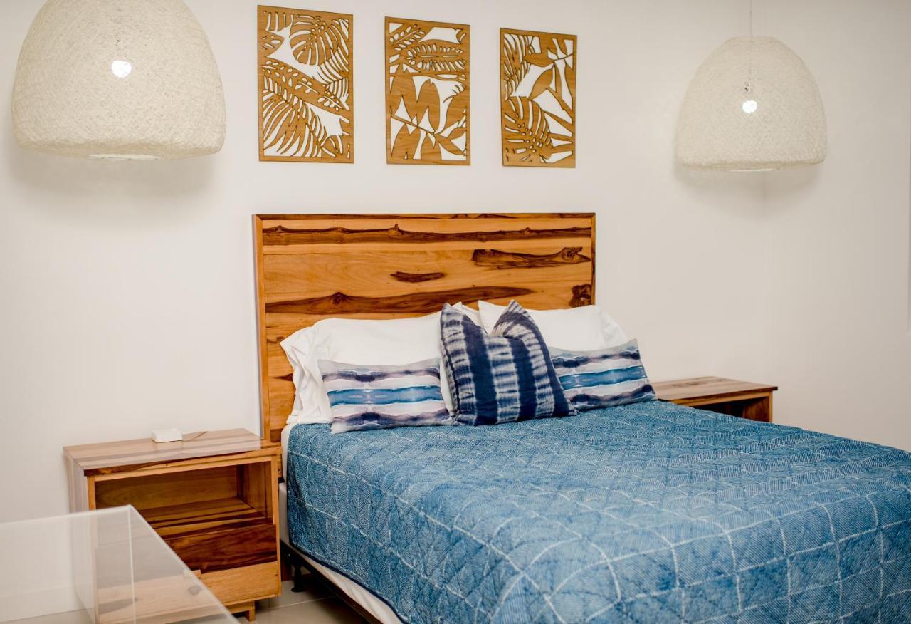 Whispering Seas Oceanfront Suite Ocho Rios Zewnętrze zdjęcie